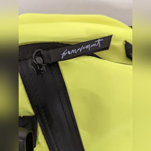 New Free People Movement Move It All Messenger Bag neon green book bag bright - Picture 7 of 8